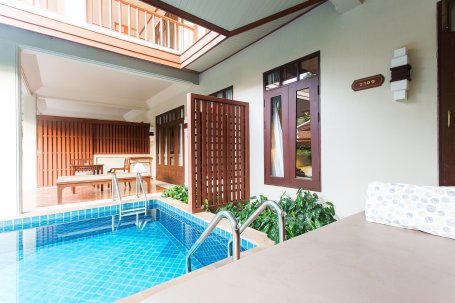 Deluxe Pool Access Room